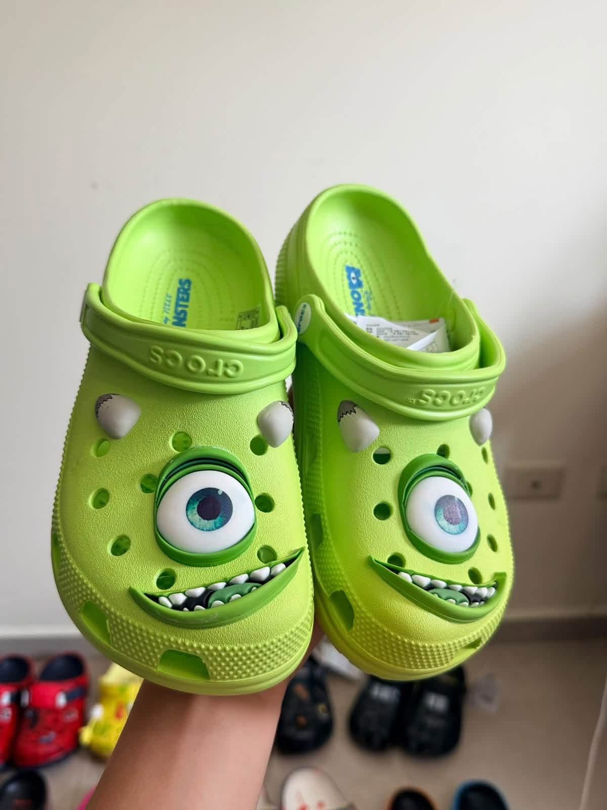 CROCS