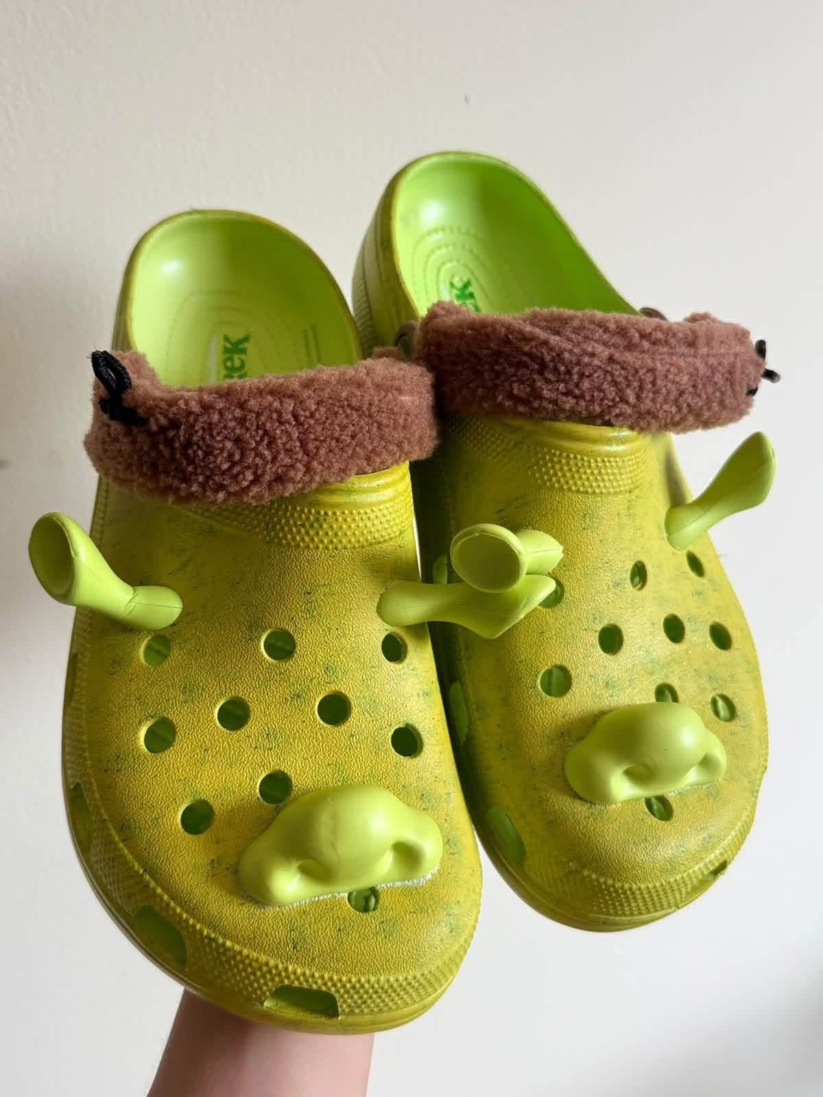 CROCS