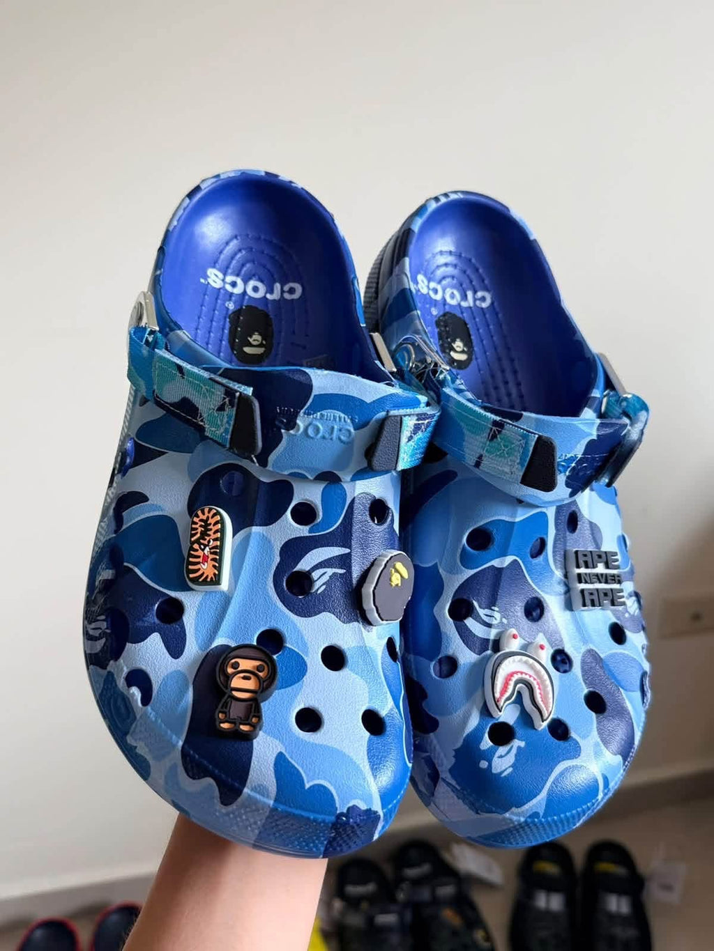 CROCS