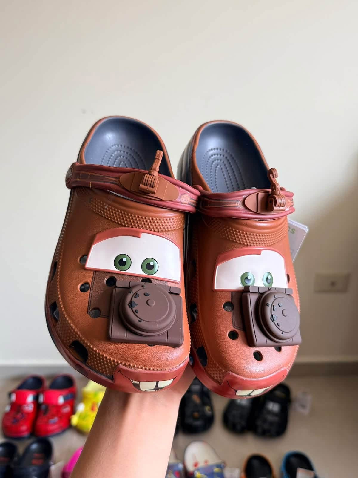 CROCS