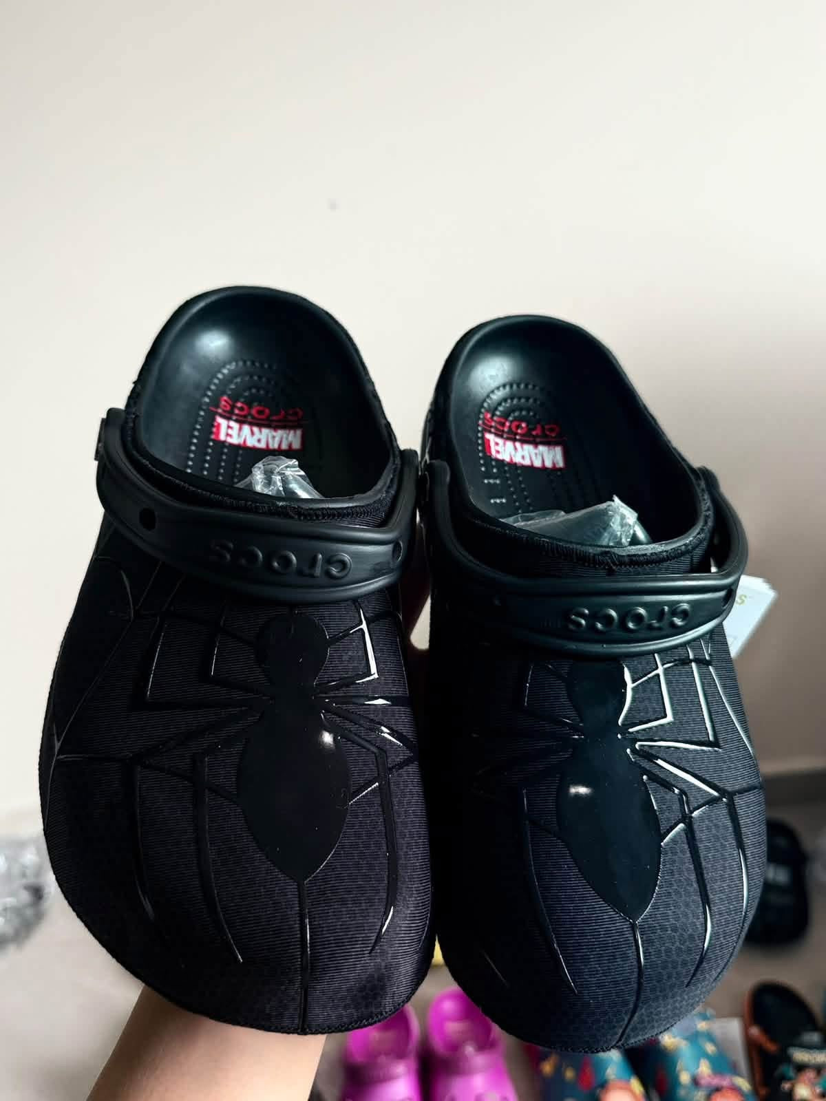 CROCS