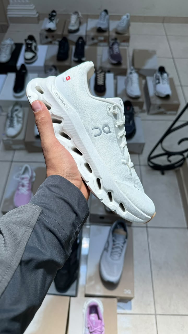 ON CLOUD TILT